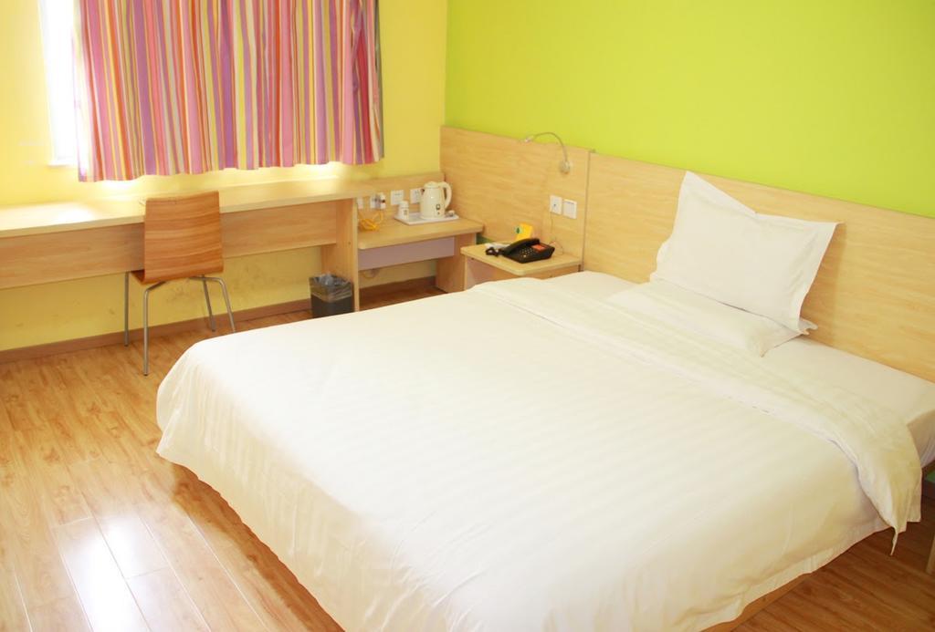7Days Inn Jiangmen Peng Jiang Qiao North Exterior photo