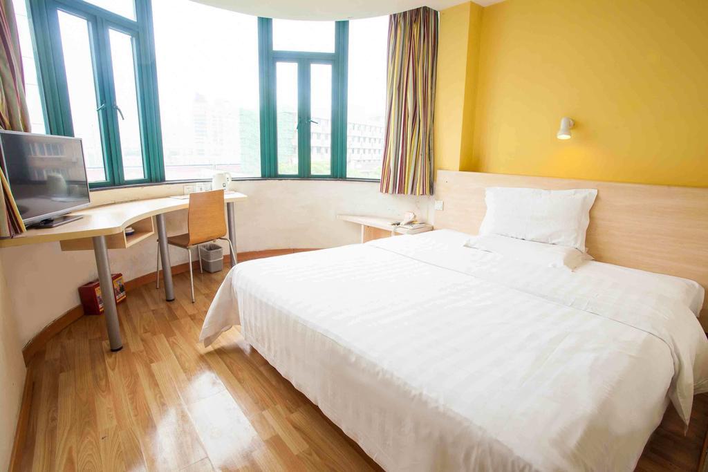 7Days Inn Jiangmen Peng Jiang Qiao North Room photo